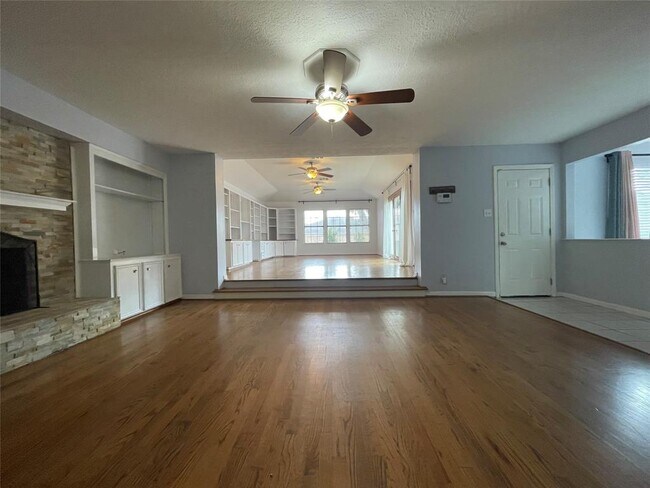 Foto del edificio - 15714 Mill Point Dr