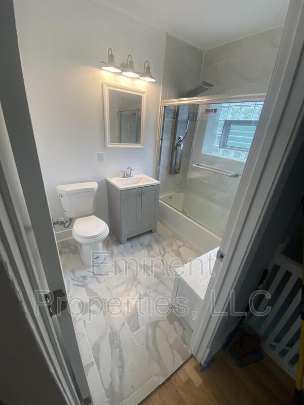 Foto del edificio - 7324 S Oglesby Ave