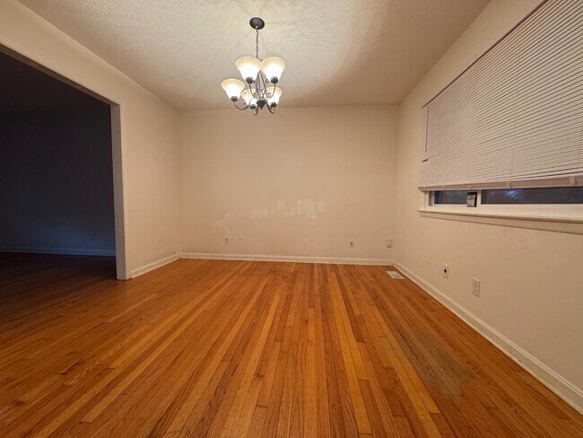 Foto del edificio - 1115 Vandora Springs Rd