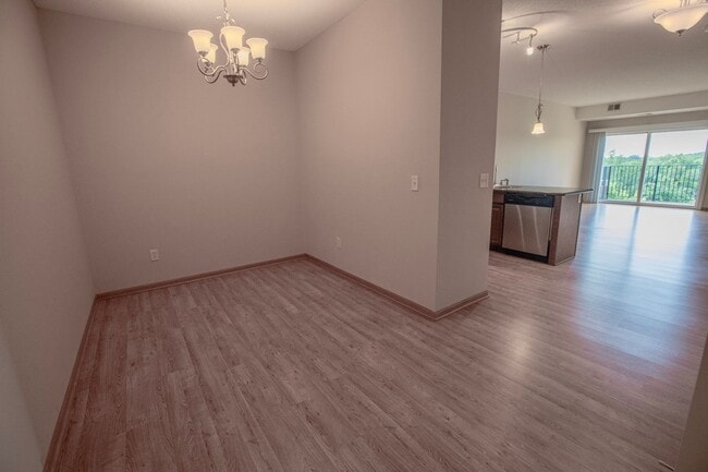 Interior Photo - Granite Shores