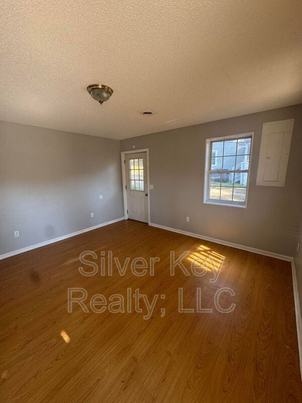 Building Photo - 702 Eastanallee Ave