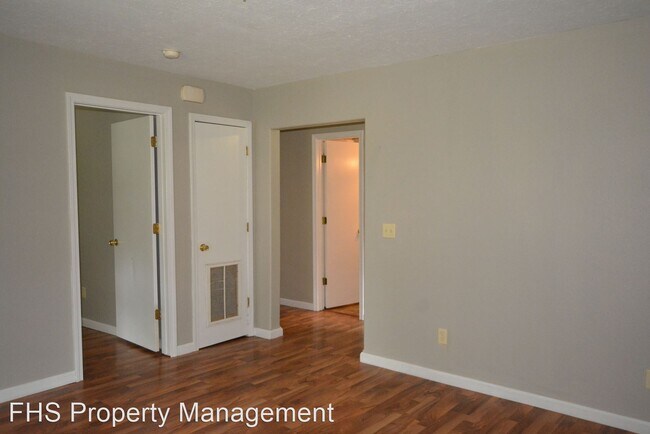 Building Photo - 2 br, 1 bath House - 2125 N Summit Avenue