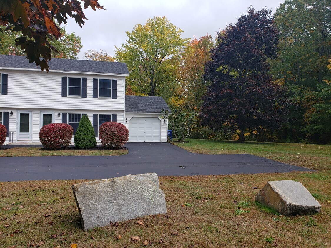 Front of Unit - 8 Everett Ct