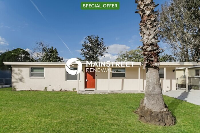 Foto principal - 4 Bedroom Pet-Friendly Home in ORLANDO, FL...