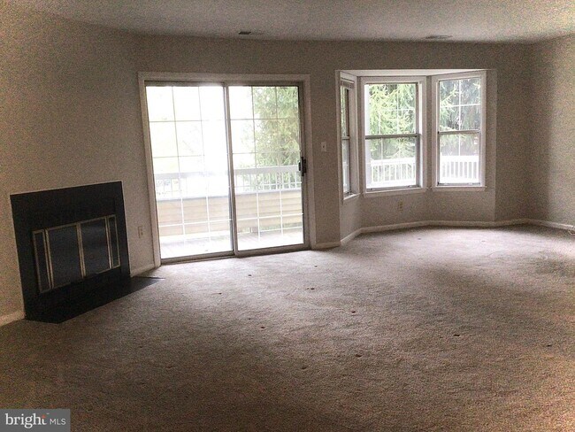 Building Photo - 108 Wrangel Ct