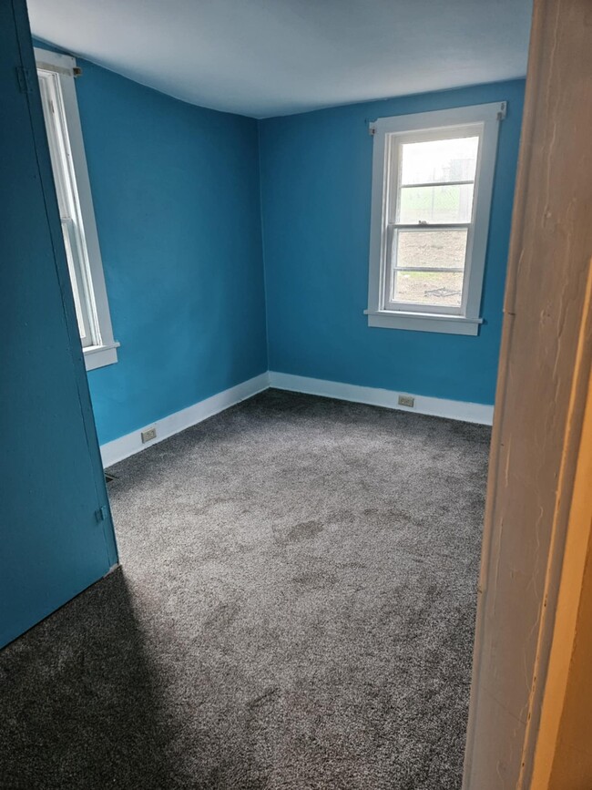 Fun color! - 2435 Jackson St