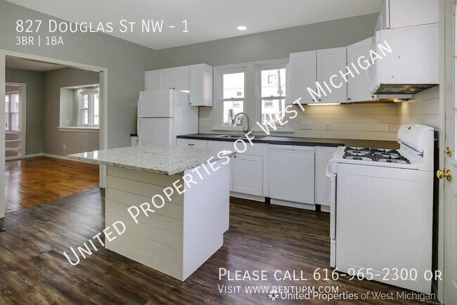 Foto del edificio - Available Now | 3 Bedroom, 1 Bath Lower Un...