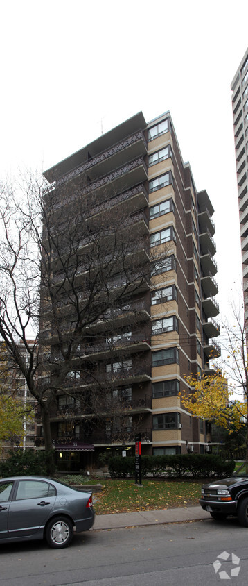 Building Photo - 55 Isabella St