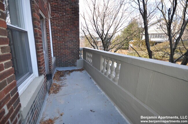 Building Photo - 15 Egremont Rd