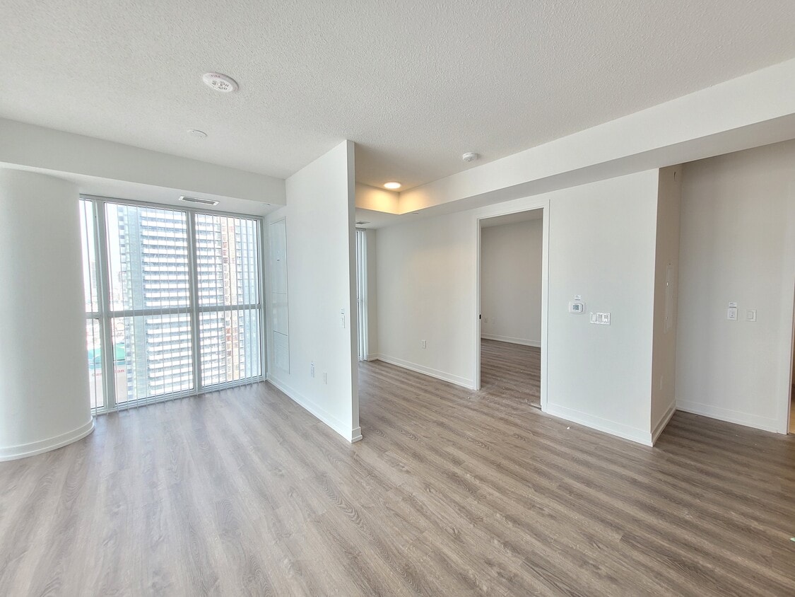 Living Room Open Concept - 195 Commerce St
