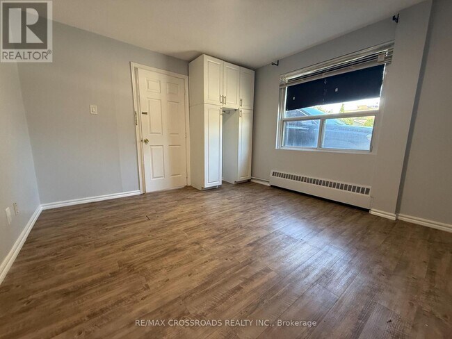 Building Photo - 1191 Ellesmere Rd