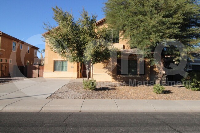 Building Photo - 728 E Hummingbird Way