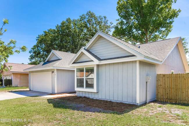 Building Photo - 7871 Moss Pointe Trail E