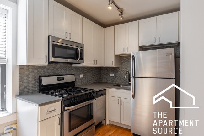 Foto del edificio - 2424 N Kedzie Blvd