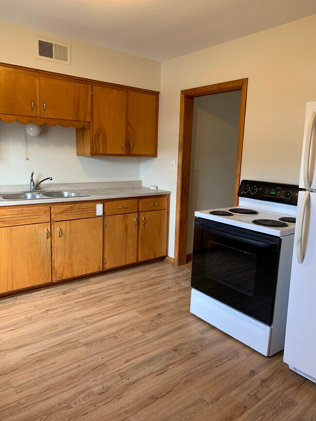 Building Photo - 3167 S 35th St