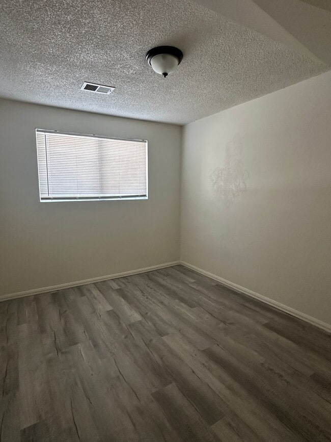 Foto del edificio - Bi-level duplex in Wheat Ridge