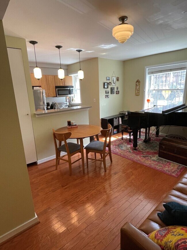Foto del edificio - 3534 10th St NW