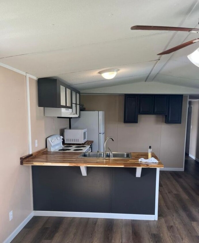 Foto del edificio - Mobile home for rent in Pinetree Estates l...