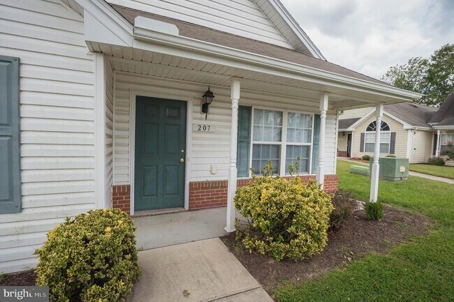 Building Photo - 207 Carsons Ct
