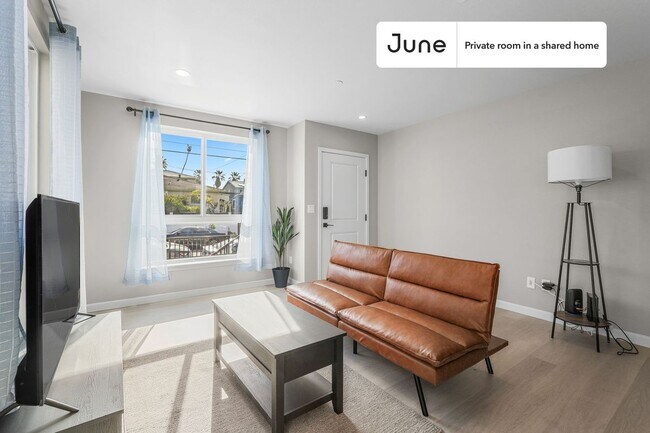 Building Photo - Room in Shared 5 bed/5 bath home in Boyle Heights