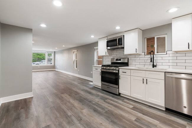 Foto del edificio - 4624 N Springfield Ave