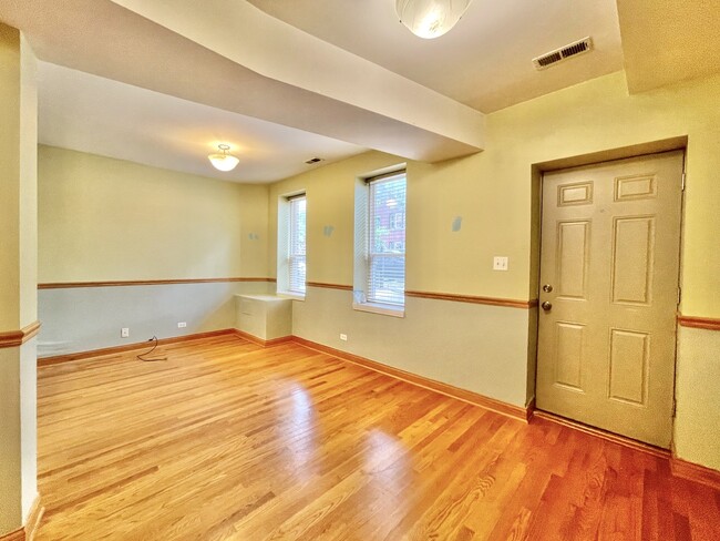Building Photo - 1412 W Flournoy St