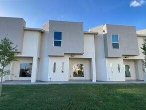 Building Photo - 504 Gale Ct