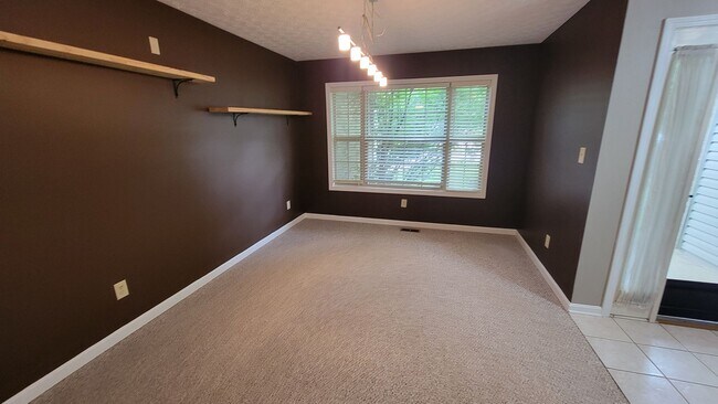 Foto del edificio - Fabulous 3 bedroom 3 bath walk- out ranch