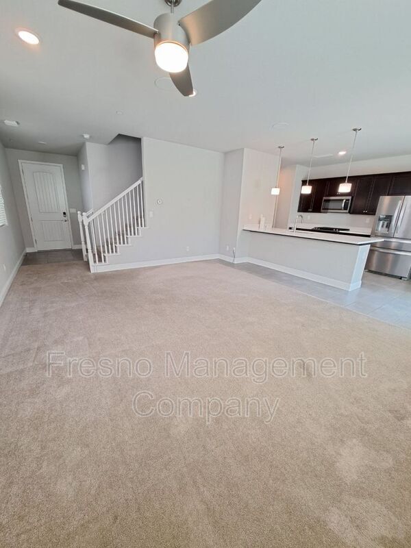 Building Photo - 6201 E Sydney Dr