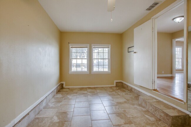 Foto del edificio - PRE LEASING for fall 2026! 3/2 in Tech Terrace!