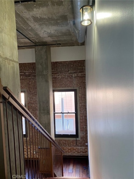 Building Photo - 35 N Raymond Ave