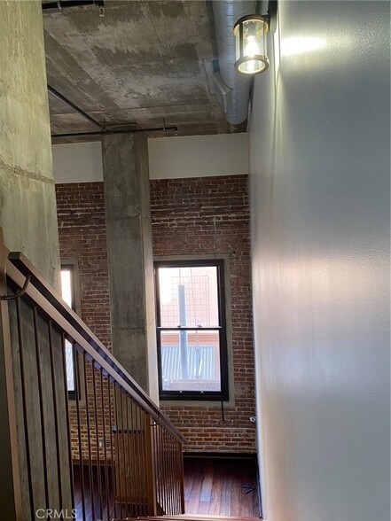 Foto del edificio - 35 N Raymond Ave