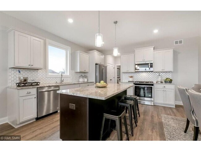 Foto del edificio - 3341 Mulberry Dr