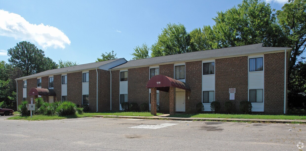 Primary Photo - 1316 Oakwood Ave