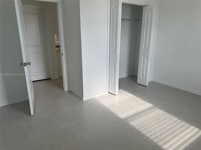 Foto del edificio - 4122 Lattuca Ln
