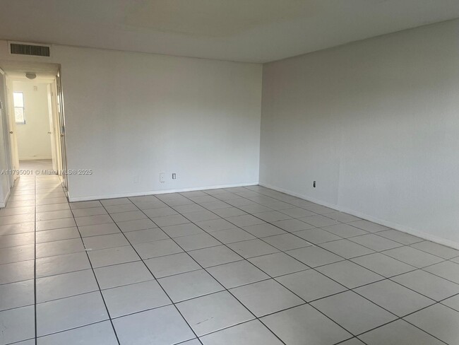 Foto del edificio - 4160 NW 21st St