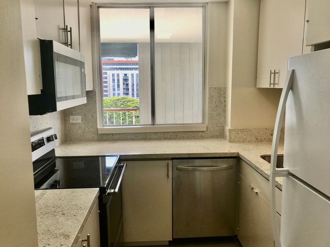 Foto principal - Palo Alto 2 Bdrm., 2 bathroom, 2 Parking s...