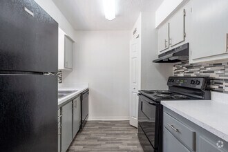 Clubhouse - Oakview Landing Apartments