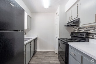 Clubhouse - Oakview Landing Apartments