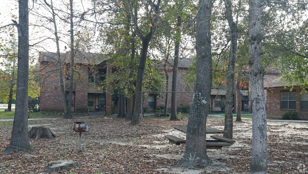 Building Photo - White Oak Apartments