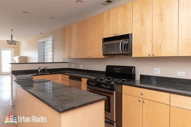 Building Photo - 728 N Willard Ct