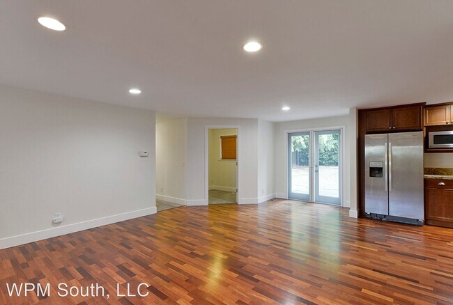 Building Photo - 4 br, 2 bath House - 10037 NE 23rd St