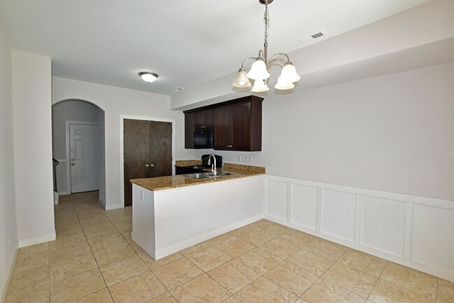 Foto del edificio - 3 BR, 2 1/2 BA, 2-Car, 1885 SF Townhouse, ...