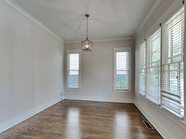 Foto del edificio - 1322 English St NW