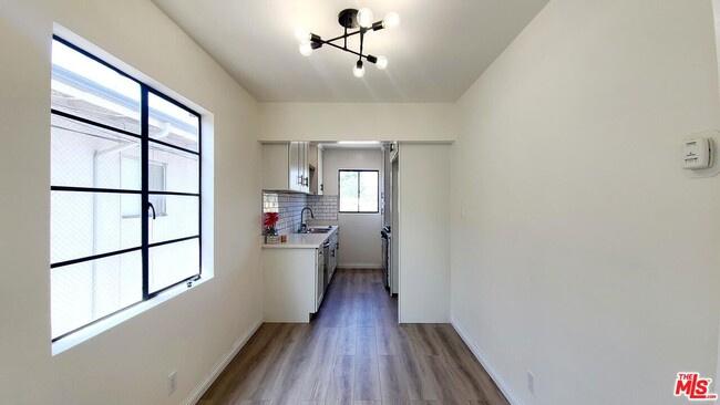 Building Photo - 4017 W Magnolia Blvd