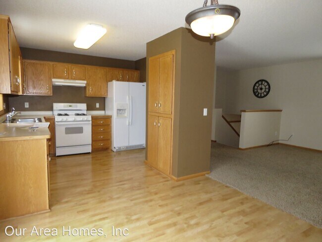 Building Photo - 3 br, 2 bath House - 5037 Bluff Rd