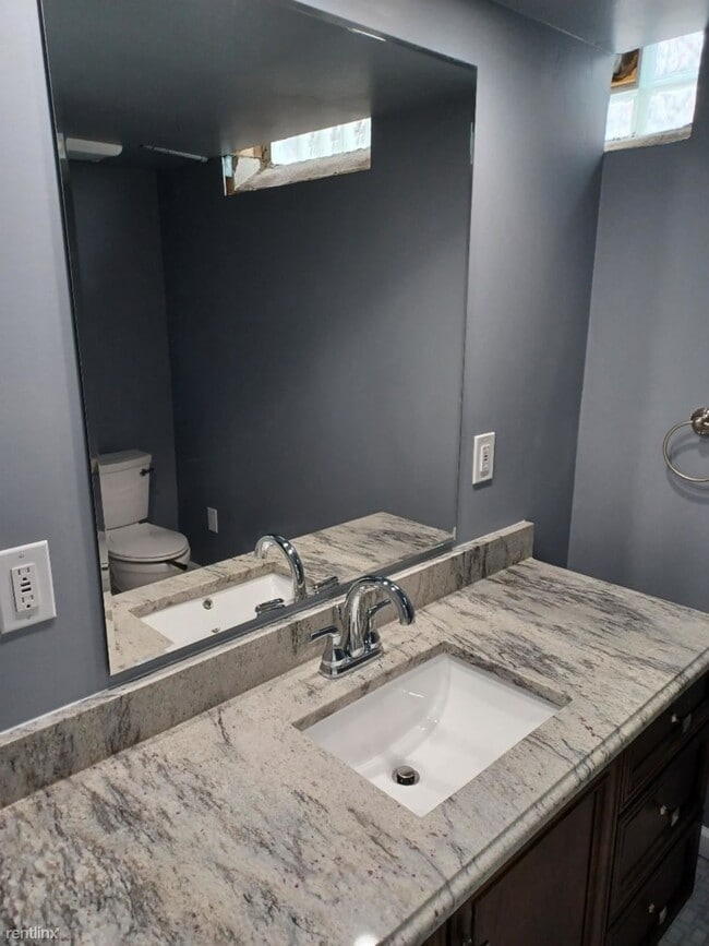 Building Photo - 3 br, 2 bath House - 29215 Elmwood St