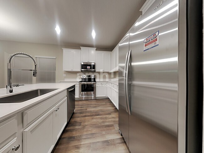 Building Photo - 120 Hemlock Point