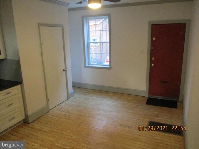 Building Photo - 419 Gaskill St