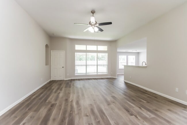 Foto del edificio - 910 Taylor Ridge Dr